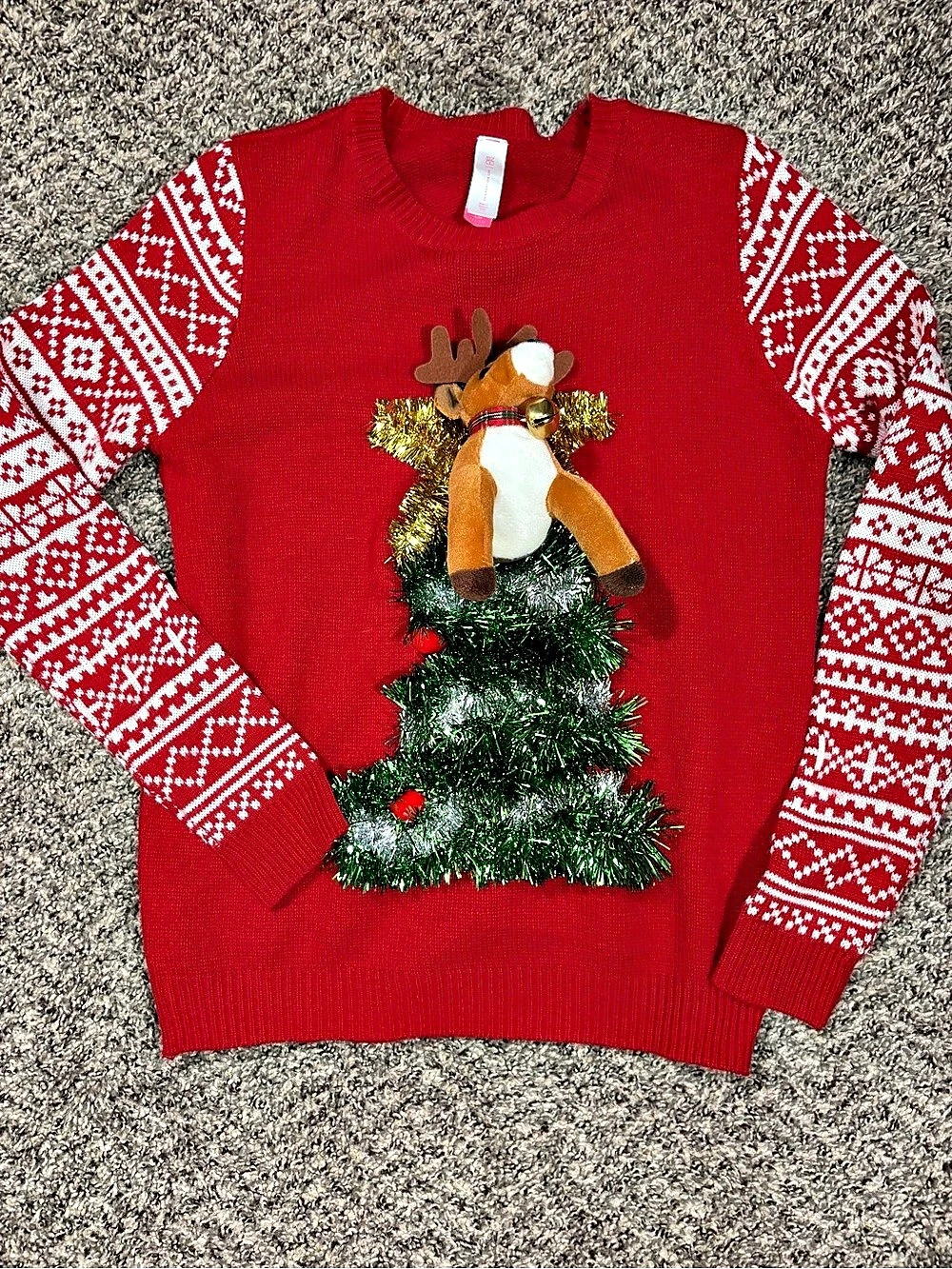 No Boundaries woman’s Large Christmas Sweater Red White